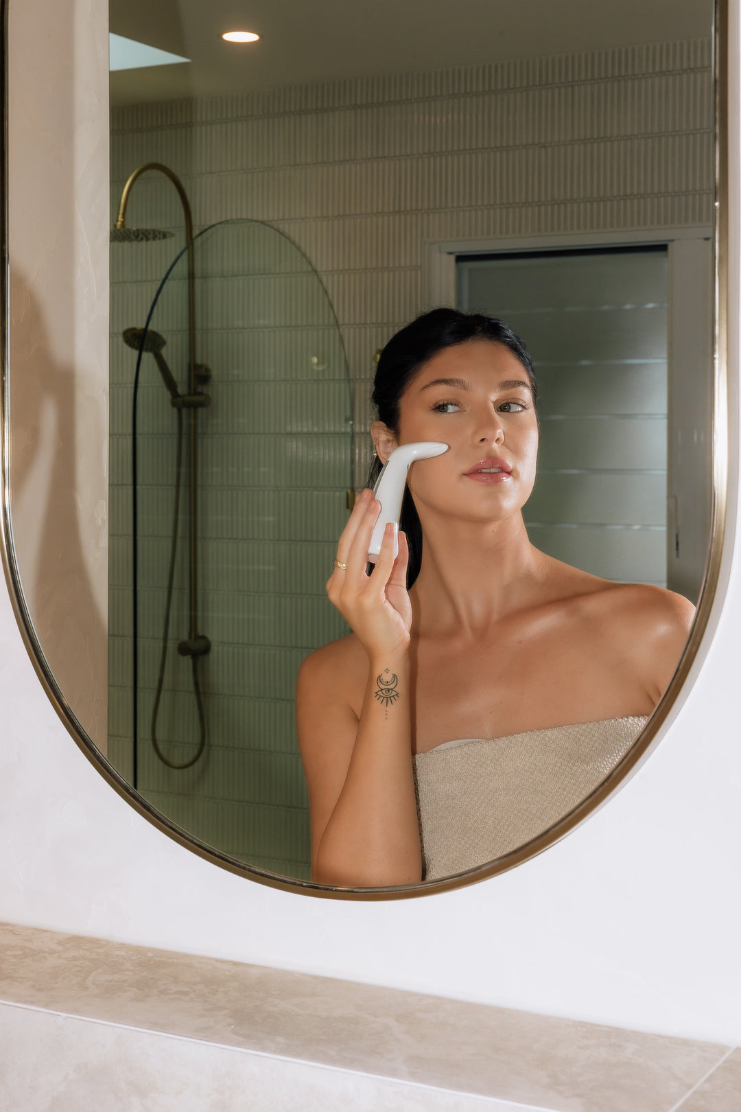 7-in-1 LED Light Therapy Rejuvenation Device