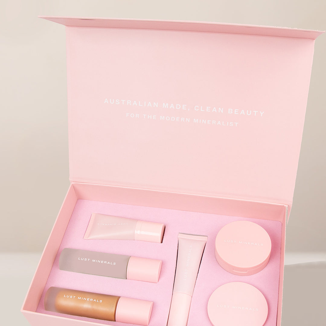 The Ultimate Makeup Box - Dewy Finish